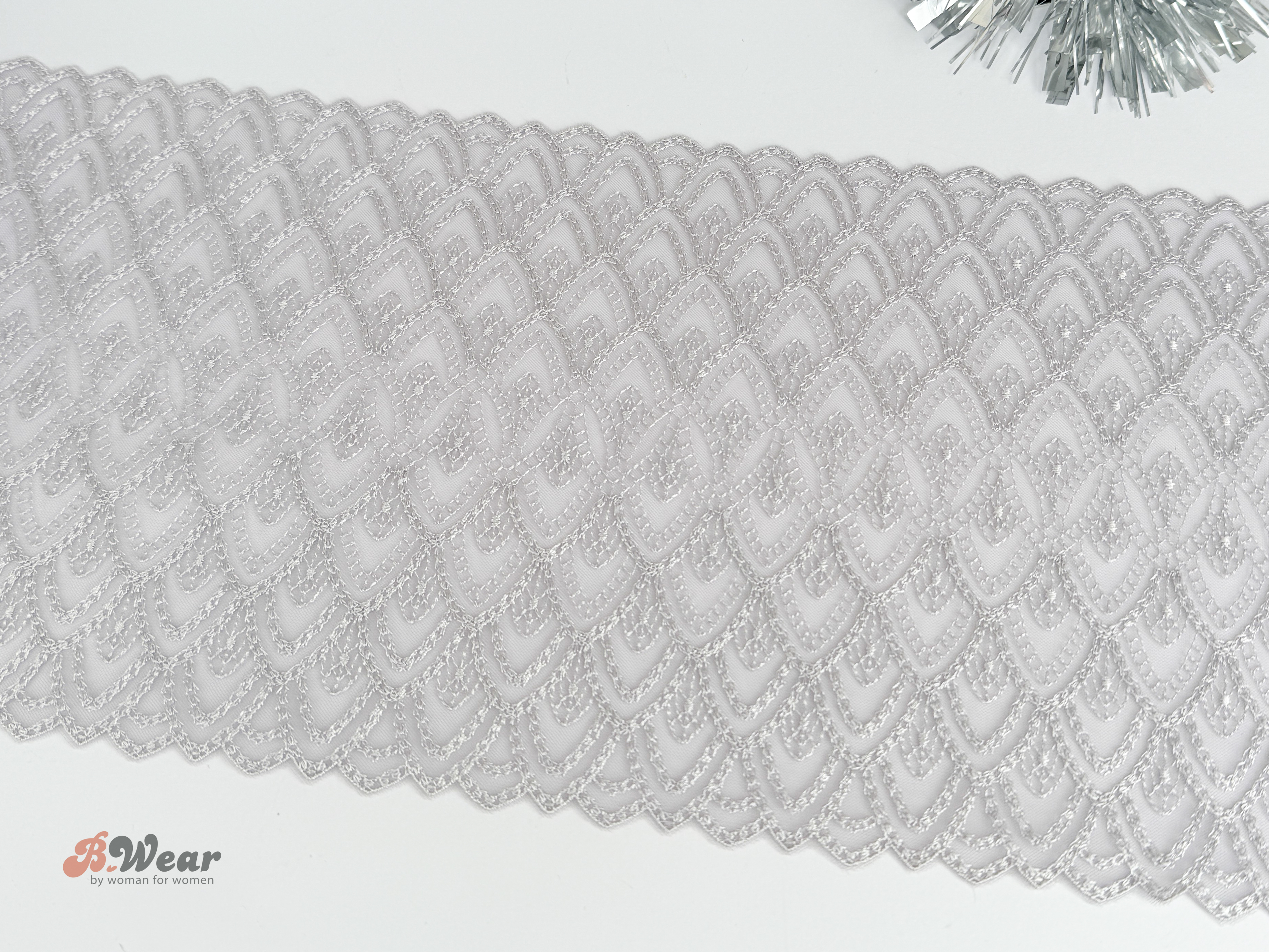 Beautiful  non stretch lace in  Lightgrey- 18 cm