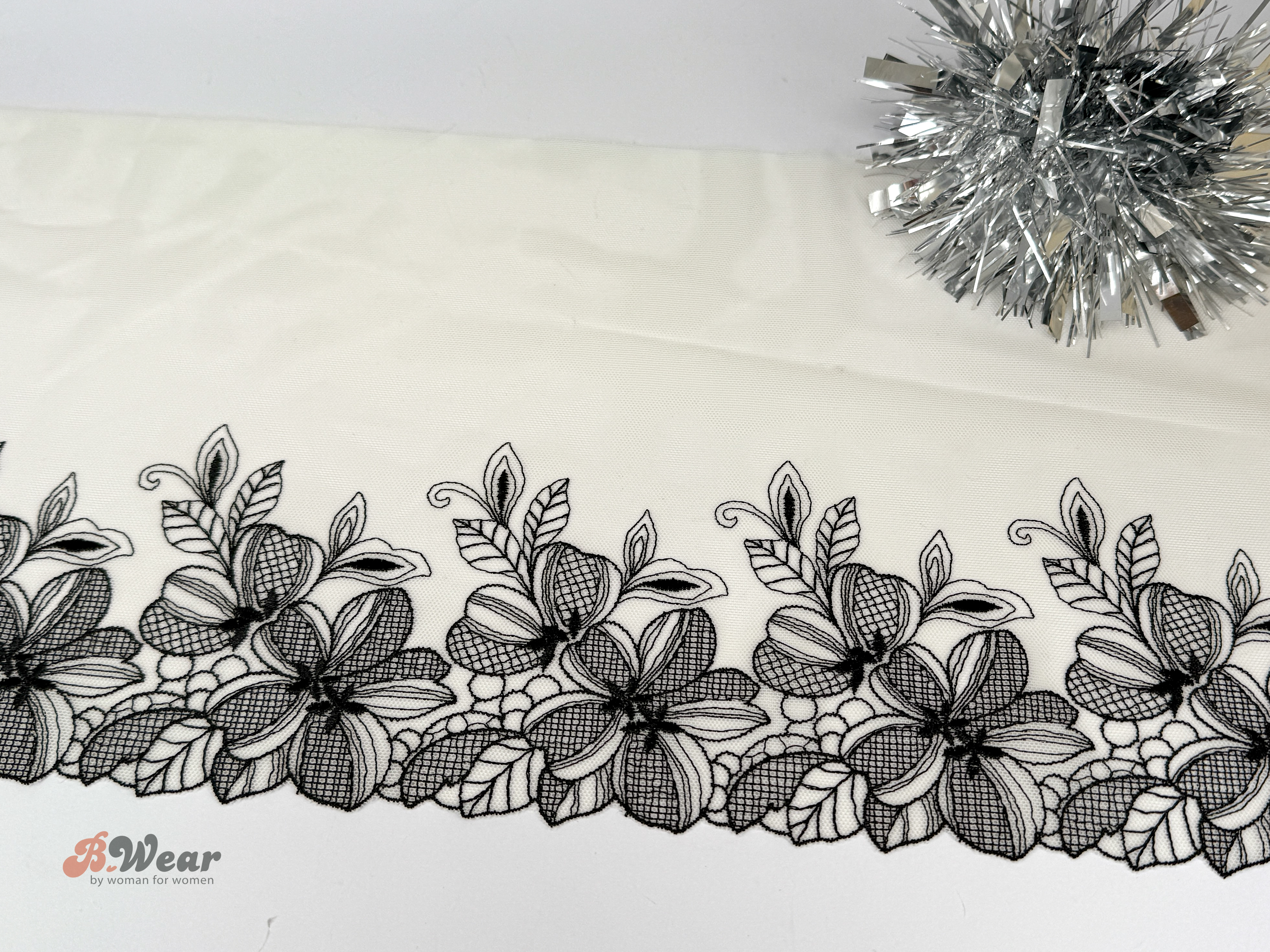 Ivory med svarta blommor stum tyll spets 23 cm  - 2