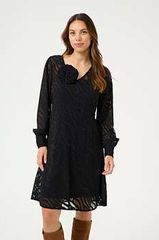 Cream Yana Dress Black