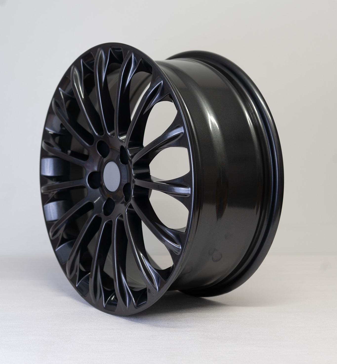 17" Focus Multispoke gunmetal 5x108  - 2