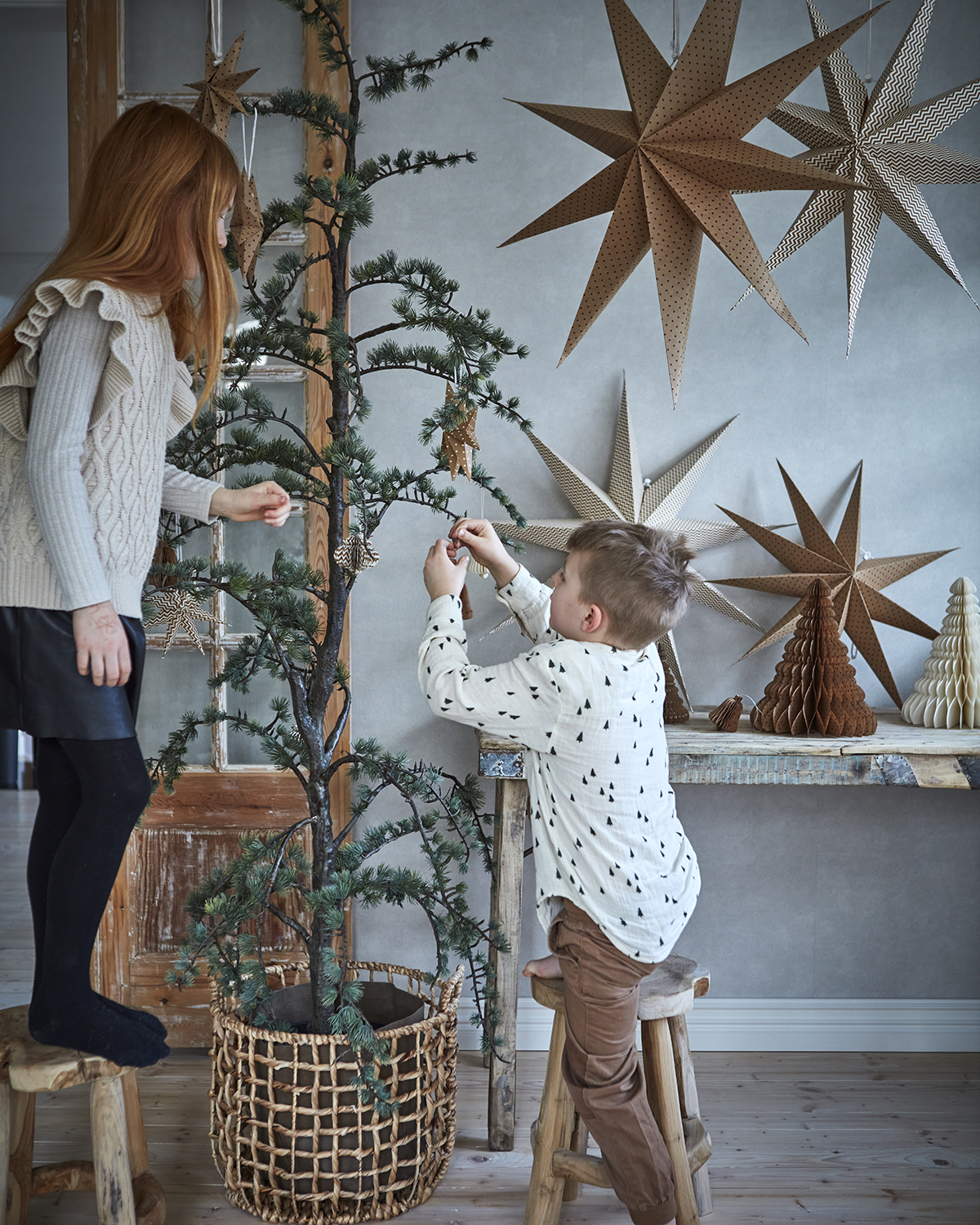Pall med rund sits i teakrot