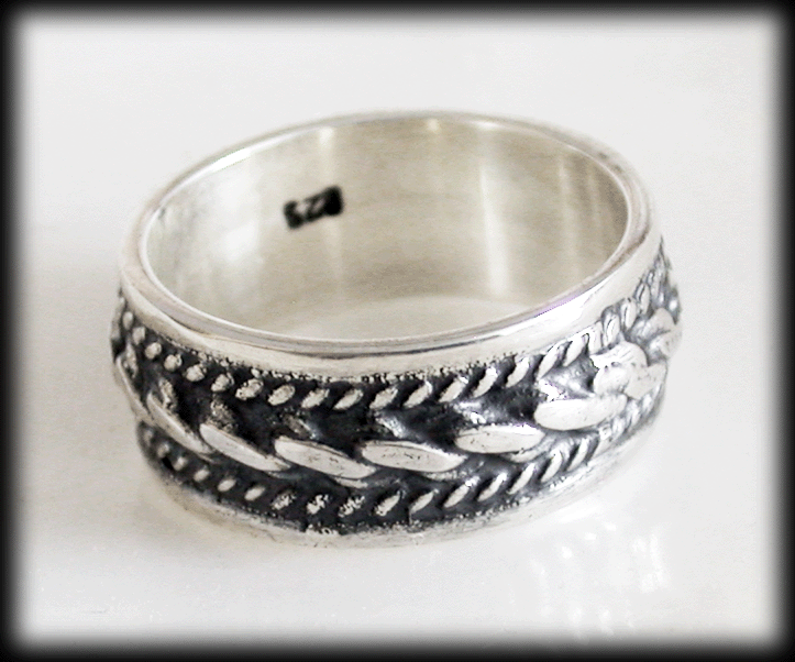 Kaxig hövding ring i Äkta silver. - 2