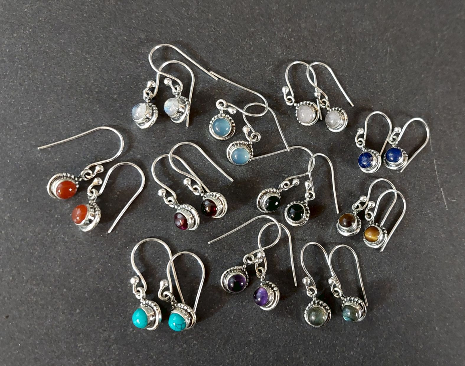 Örhängen i Silver med Cabochon
