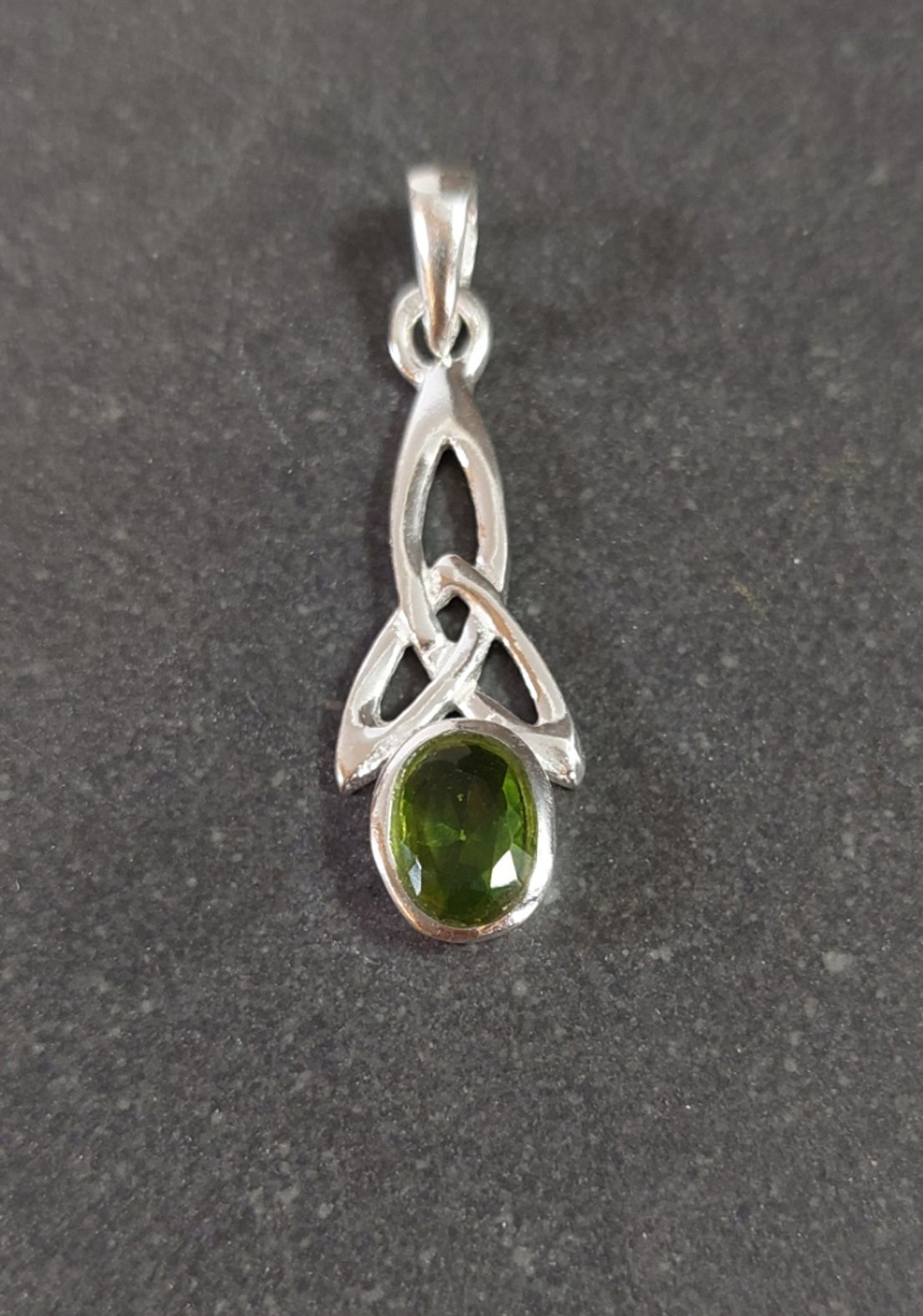 Silver hänge med Sten Cabochon - Triquetra - 10