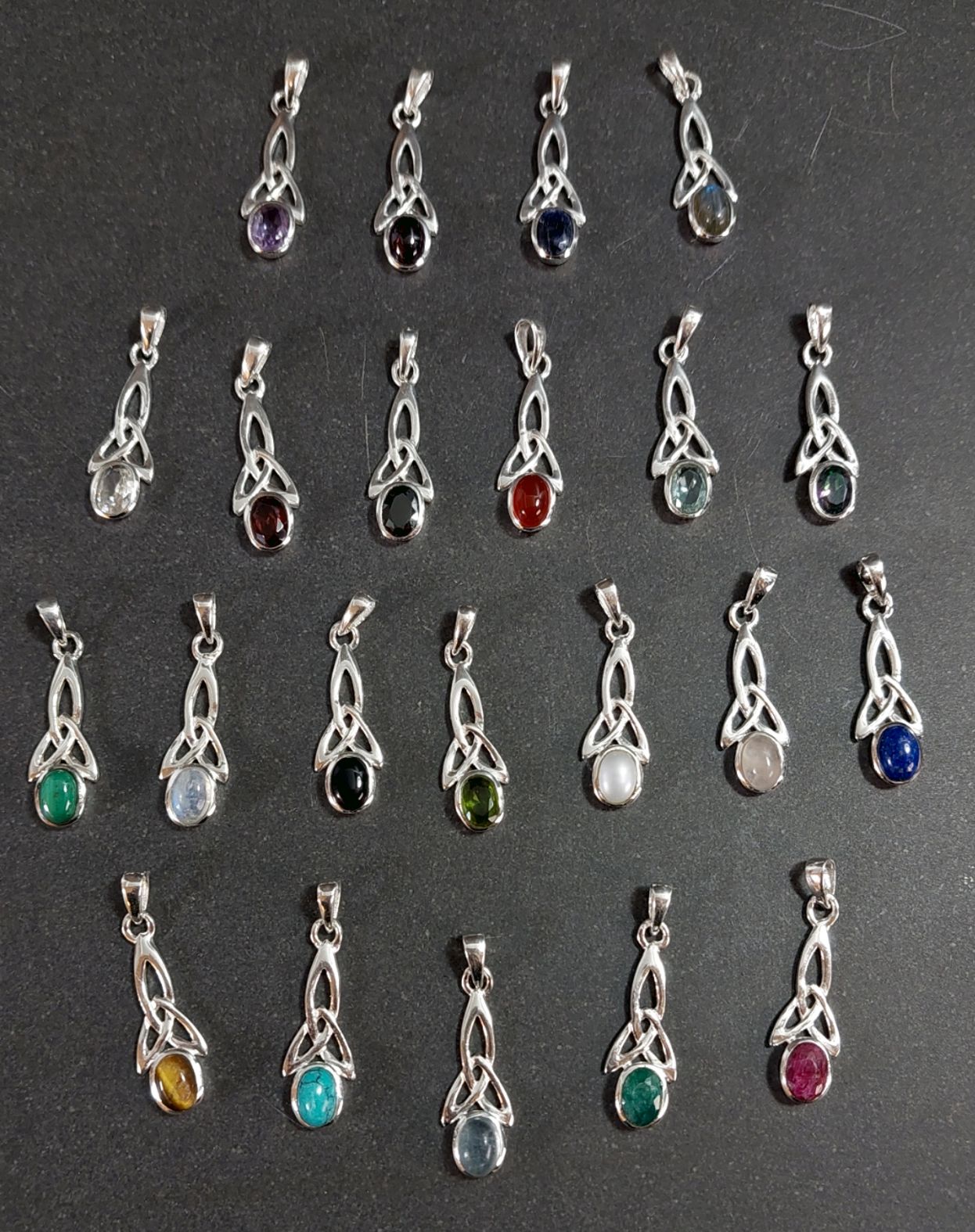 Silver hänge med Sten Cabochon - Triquetra