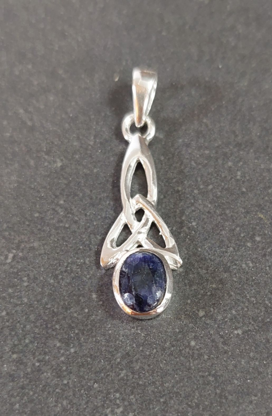 Silver hänge med Sten Cabochon - Triquetra - 22