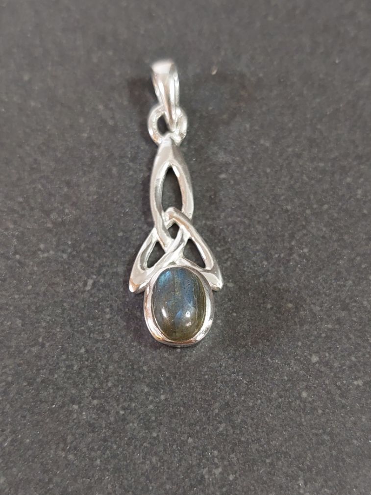 Silver hänge med Sten Cabochon - Triquetra - 23