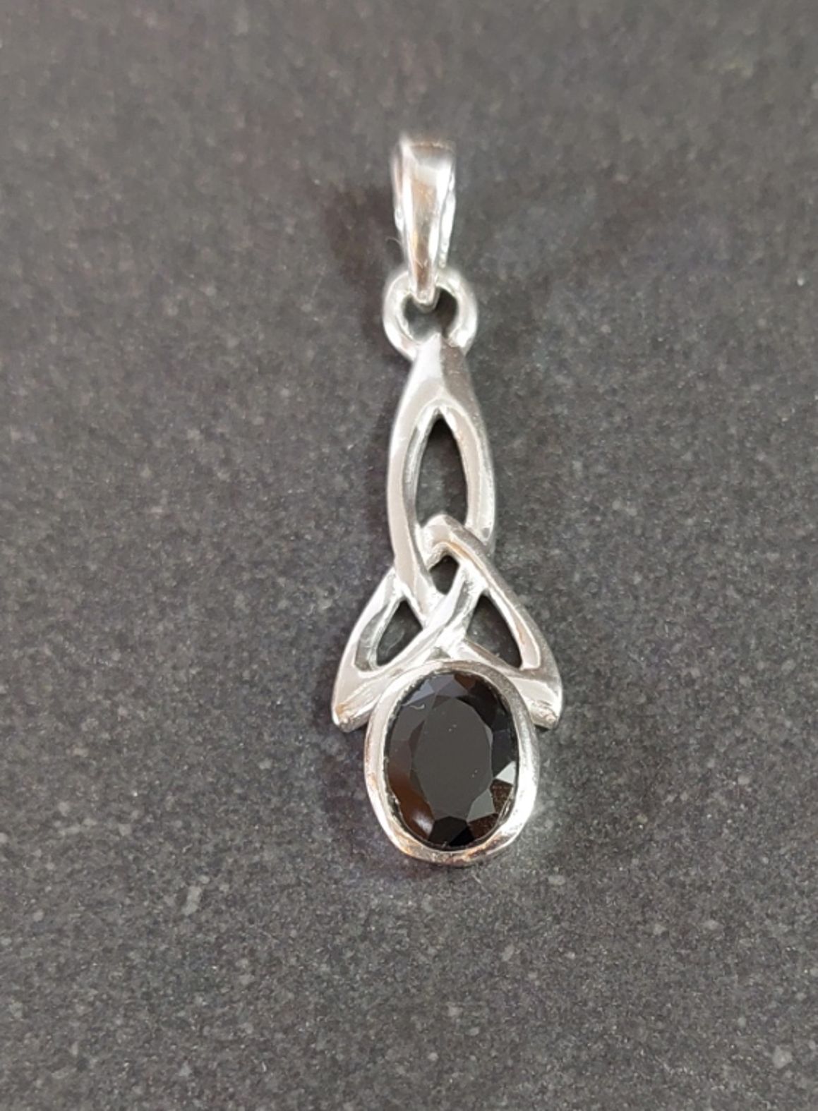Silver hänge med Sten Cabochon - Triquetra - 20