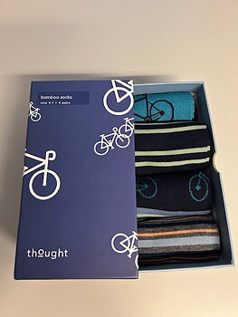Presenttips! Randiga bambustrumpor med cyklar