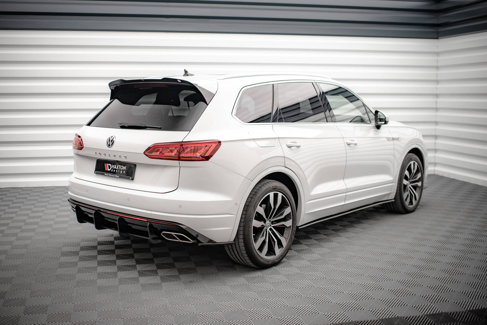 Maxton - Rear Side Splitters Volkswagen Touareg R-line Mk3/MLB - 2