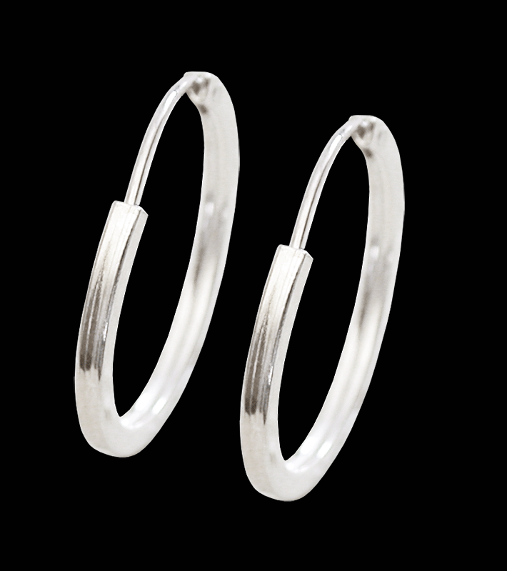 1.4 x 18 mm öronringar i Äkta silver.