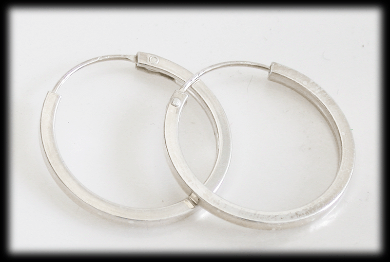 1.4 x 18 mm öronringar i Äkta silver. - 2