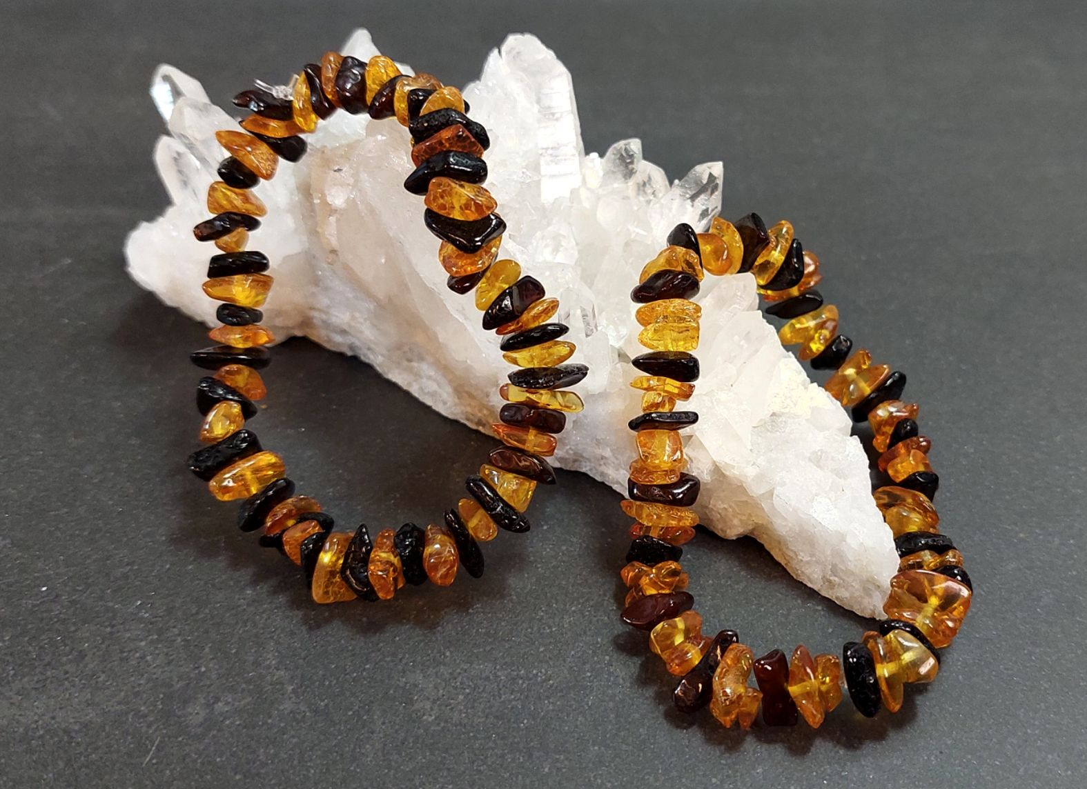 Bärnsten Chip Armband ,Mörkbrun / Ljus 