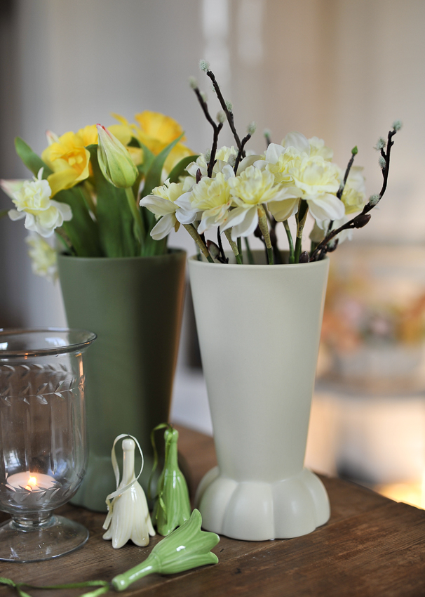 Flora Vase - Vas - Creme - 11,5x22 cm - DBKD - 11