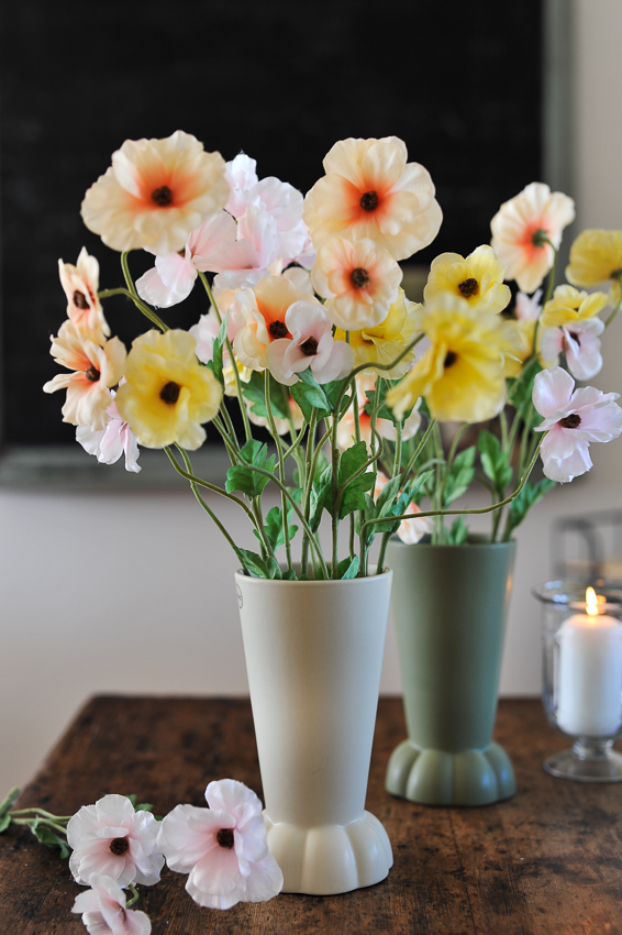 Flora Vase - Vas - Creme - 11,5x22 cm - DBKD - 13