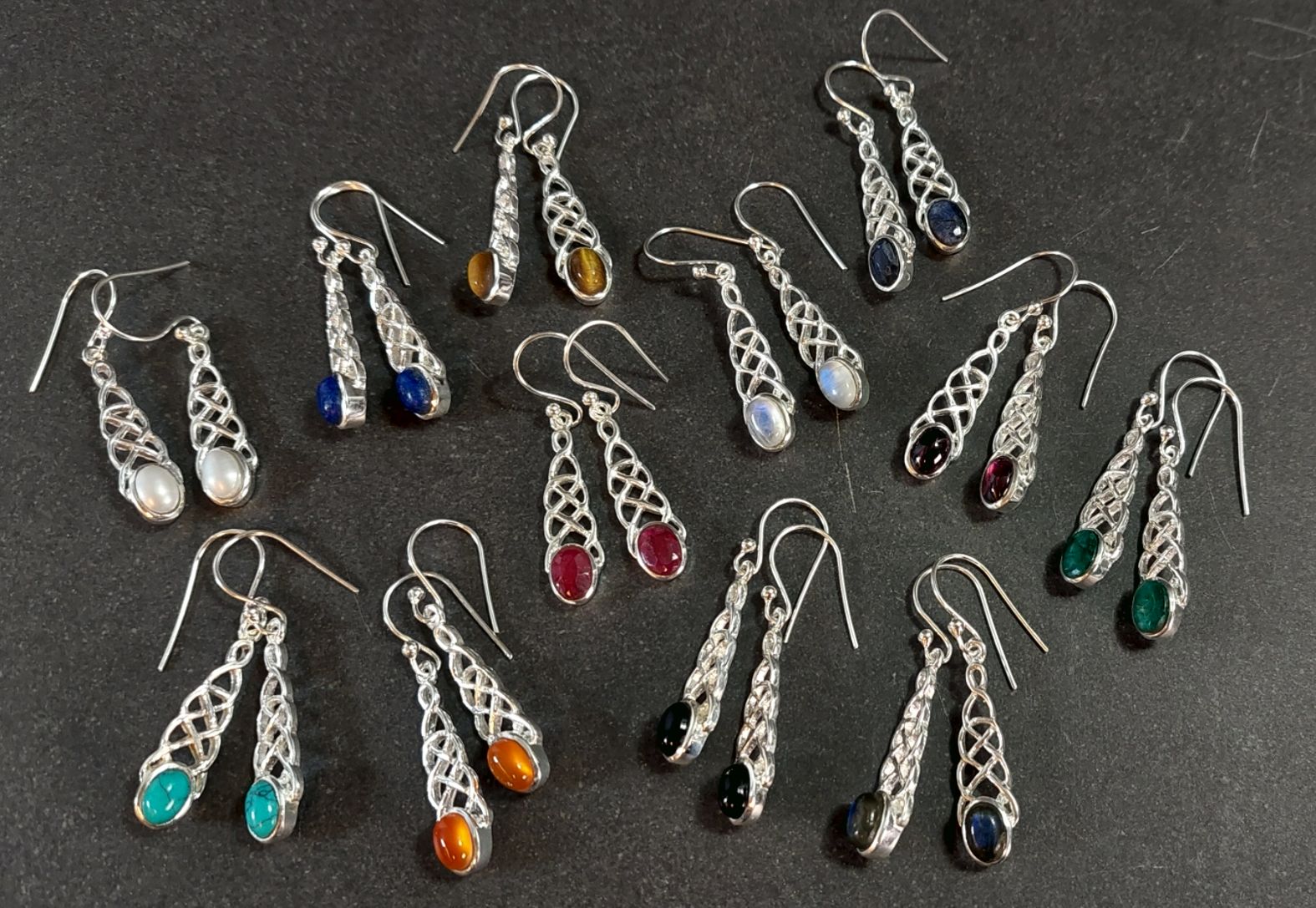 Keltisk knut Örhängen i Silver med Cabochon