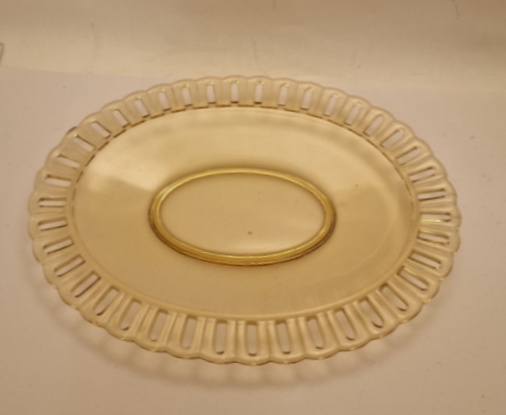 Gullaskruf Filigran oval dish honey yellow