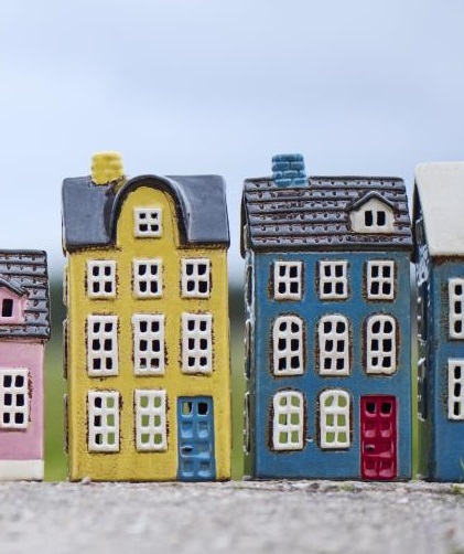Huslykta keramikhus Nyhavn gul hög nr 7