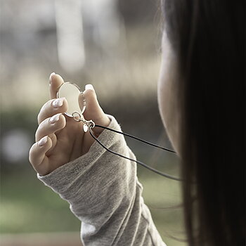 Color Palette 2.0 Mirror Mirror  Långt Halsband  Lädertråd  med Spegel 