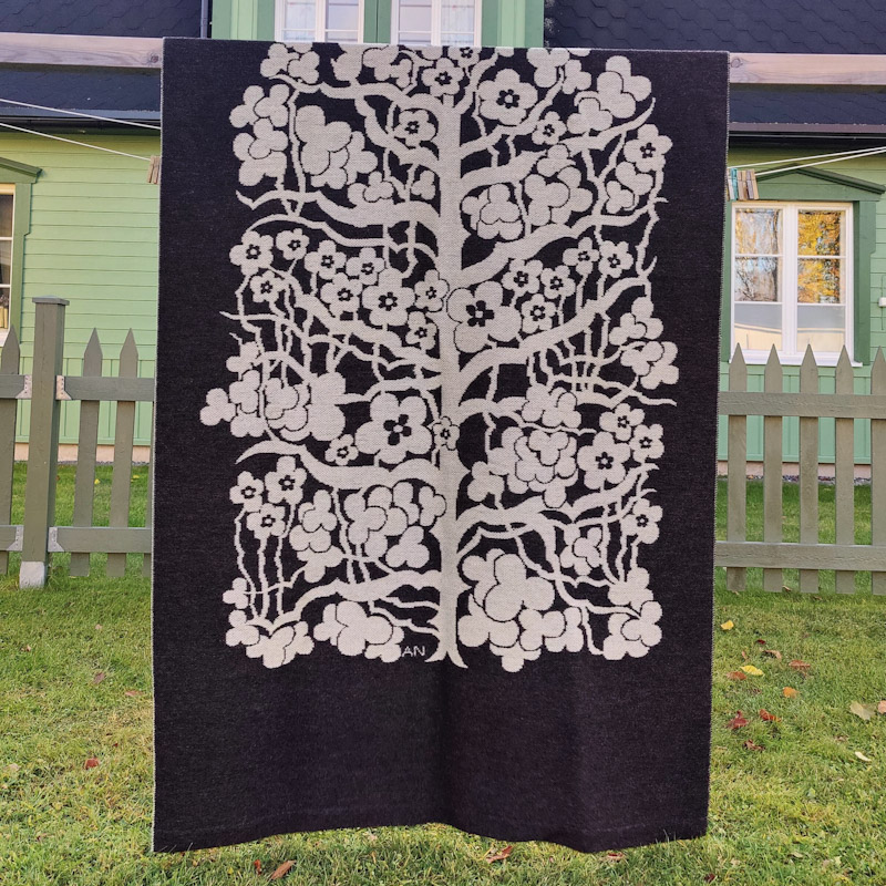 Väggbonad Yggdrasil av Anne Nömtak