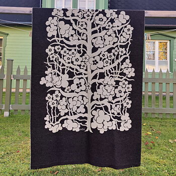 Väggbonad Yggdrasil av Anne Nömtak