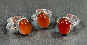 Ställbara Silverringar med Oval Karneol Cabochon 