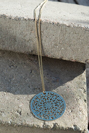 By Jolima - Vegas Pendant Necklace Gold