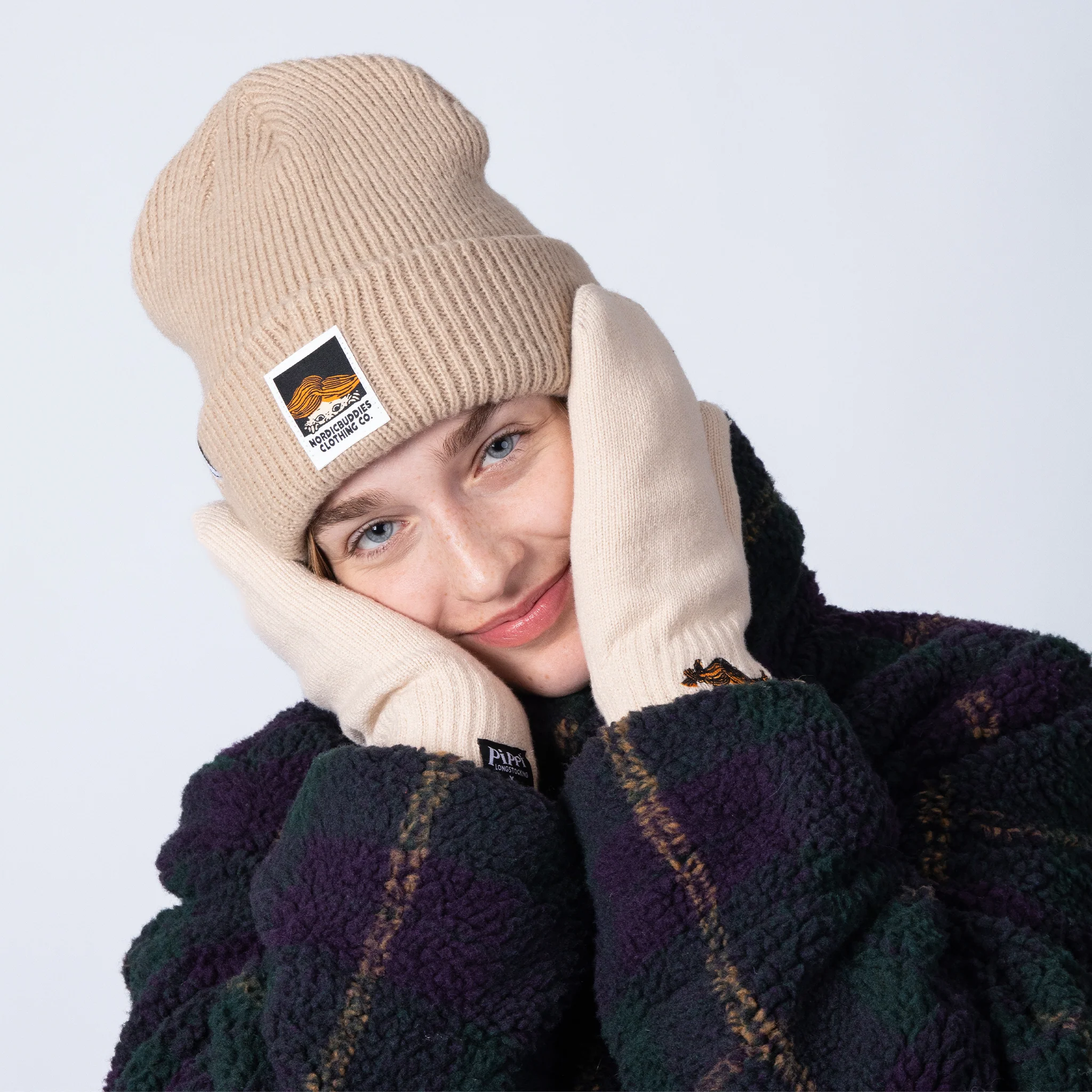 Pippi Embroidered Mittens - Adult Size - Beige - 3