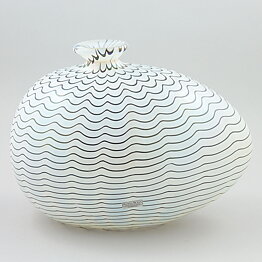 Bertil Vallien (Aphrodite 1985) White/Black Swelling Vase 26 cm