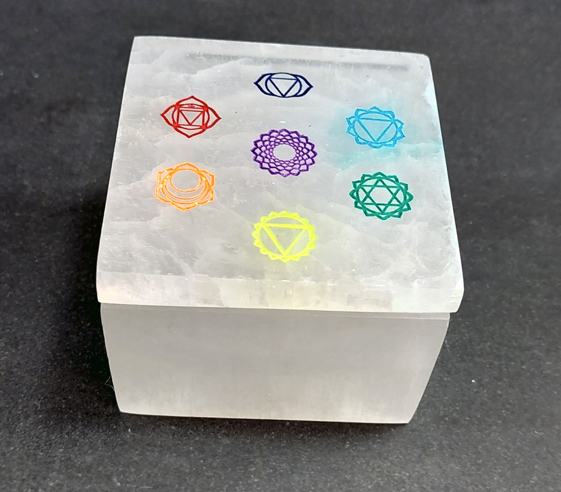 Selenit Ask med Chakra Symboler - 2