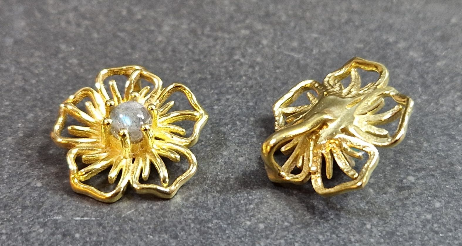 Blomma med sten - Hänge i Guld Vermeil  - 3