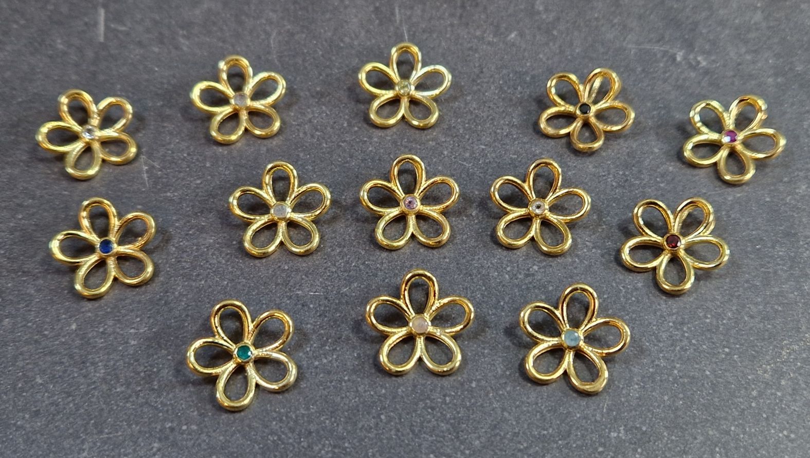 Blomma med sten - Hänge i Guld Vermeil 