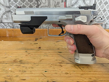 Tanfoglio Limited Custom HC - picatinny rail