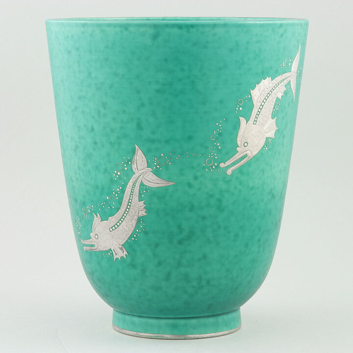 ヴィルヘルム・コーゲ  Argentaシリーズ  魚モチーフの緑色のベース  (19cm)  1947年