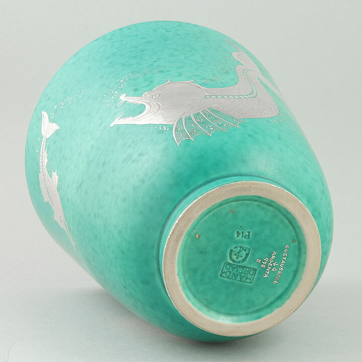 Wilhelm Kåge (Argenta 1947) Green Widening Vase with Fish Decor 19 cm
