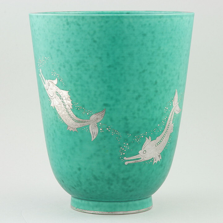 Wilhelm Kåge (Argenta 1947) Green Widening Vase with Fish Decor 19 cm