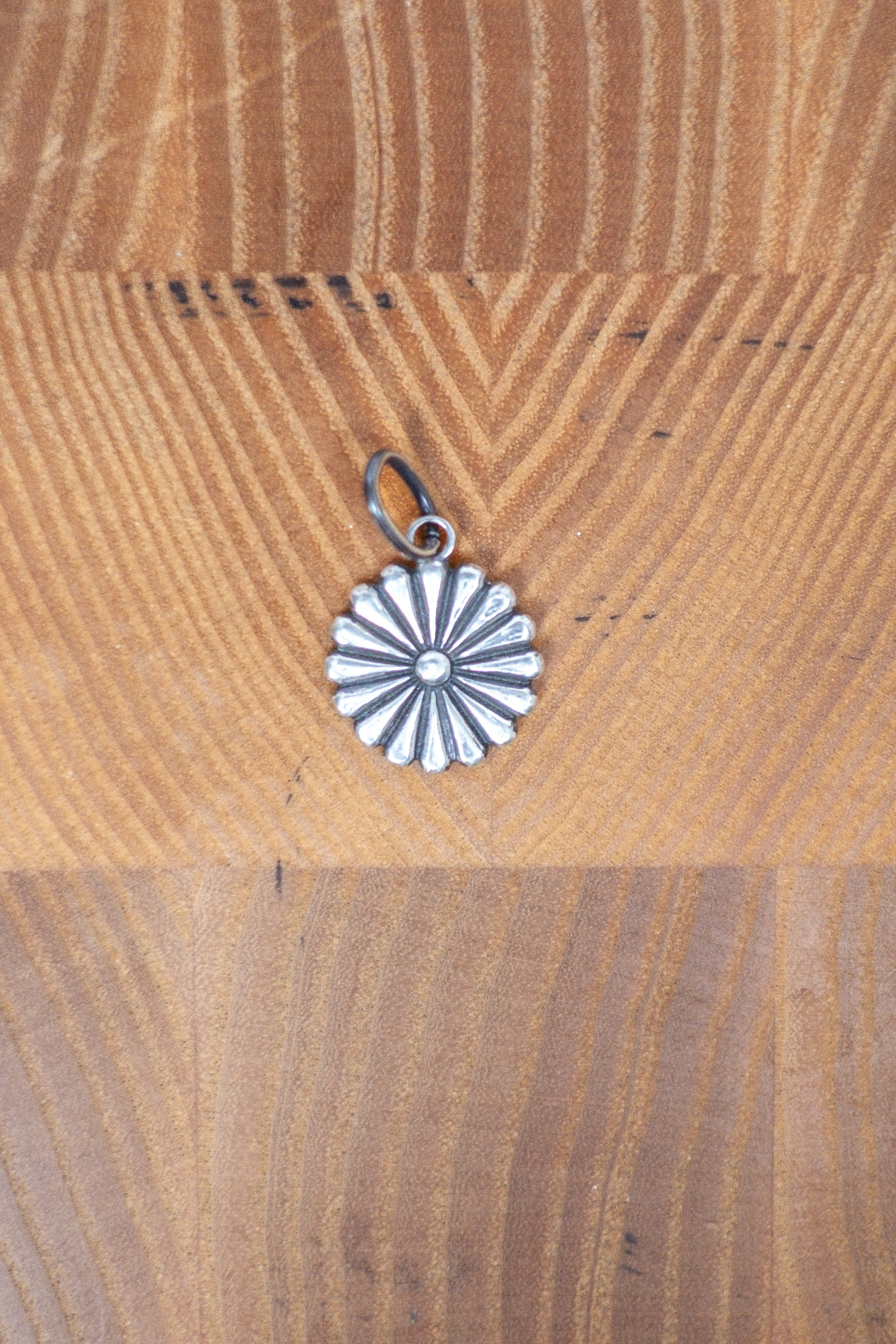 Kobashi Studio - Kikumon Charm Medium Silver - 2