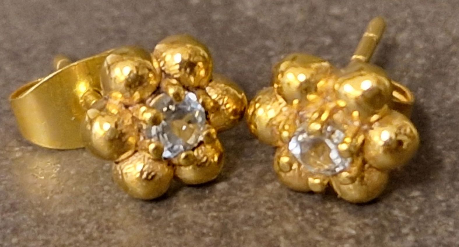 Stift Örhängen i Guld Vermeil med Stenar - Blomma - 4