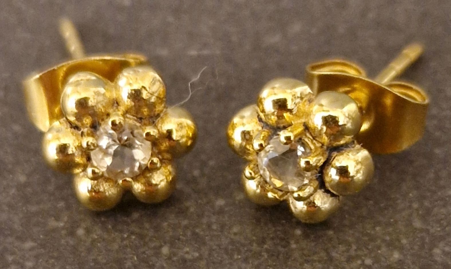 Stift Örhängen i Guld Vermeil med Stenar - Blomma - 5