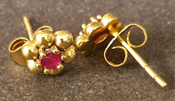 Stift Örhängen i Guld Vermeil med Stenar - Blomma