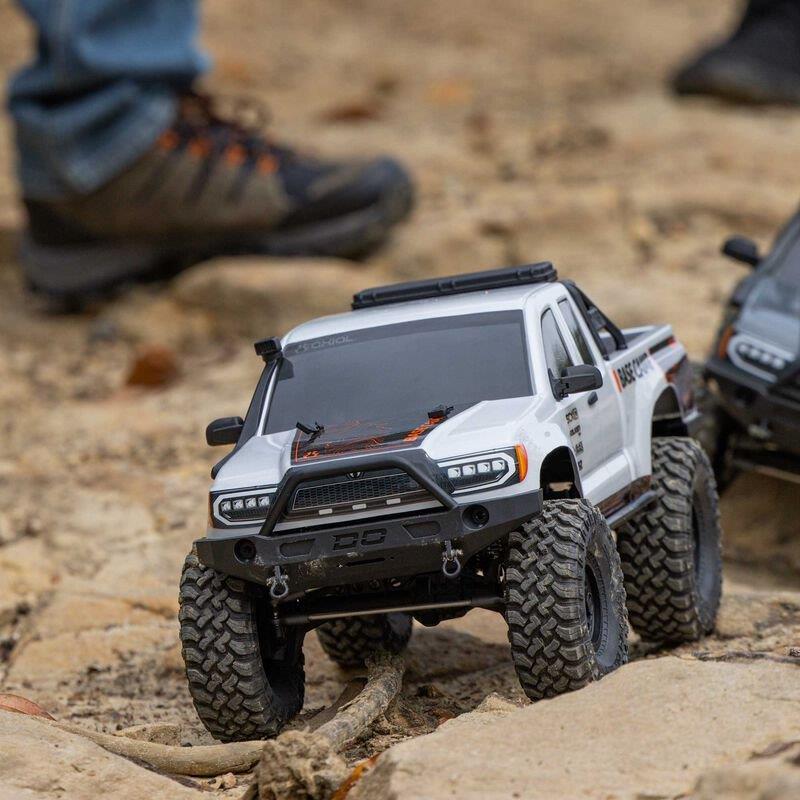 Axial 1/10 SCX10 III Base Camp 4X4 Rock Crawler Brushed RTR, White - 9