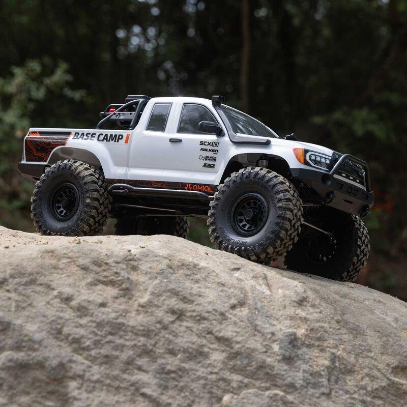 Axial 1/10 SCX10 III Base Camp 4X4 Rock Crawler Brushed RTR, White - 5