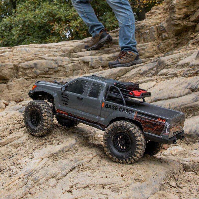 Axial 1/10 SCX10 III Base Camp 4X4 Rock Crawler Brushed RTR, Gray