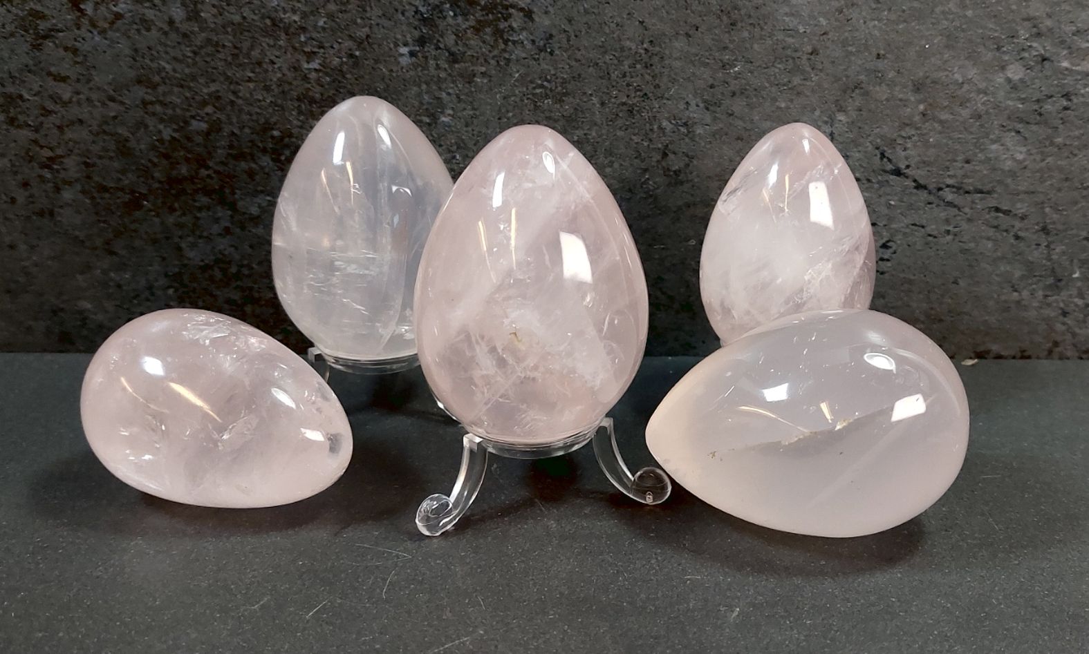 Rosenkvarts Ägg,  AA+ kvalitet 