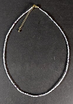 Halsband med fasetterade pärlor - Fluorit
