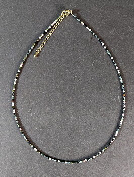 Halsband med fasetterade pärlor - Turmalin