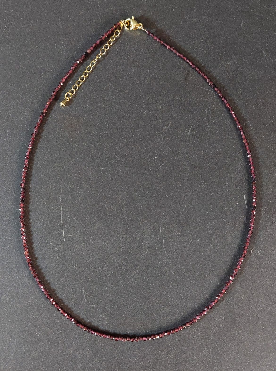 Halsband med fasetterade pärlor - Granat - 2