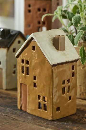 Keramikhus "Brighton" terracotta med rostfärgad dörr - Ib Laursen