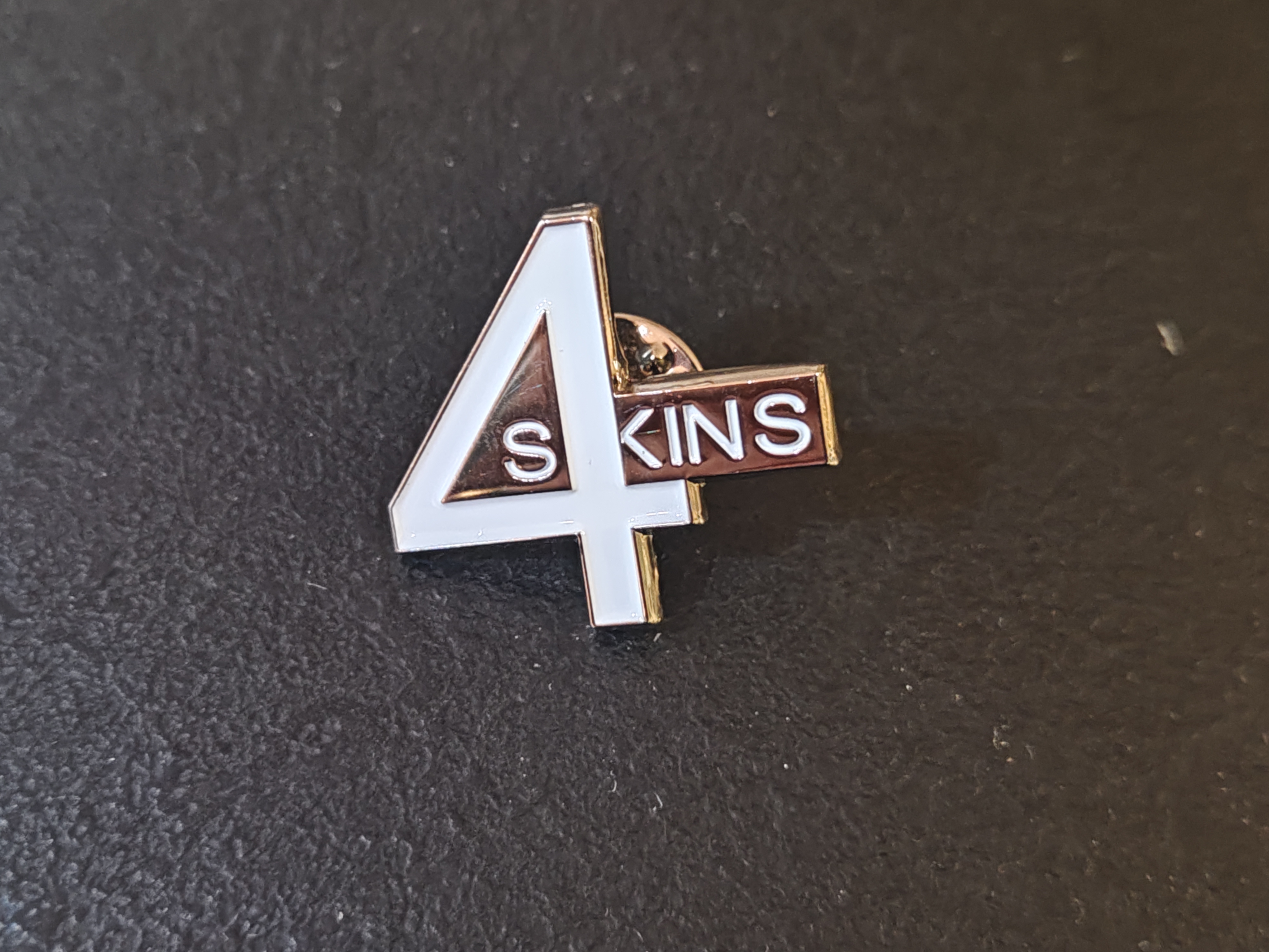 4-Skins - Metallpin