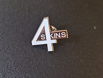 4-Skins - Metallpin